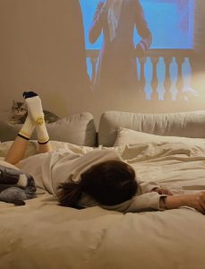 đeo tất đi ngủ có tốt không