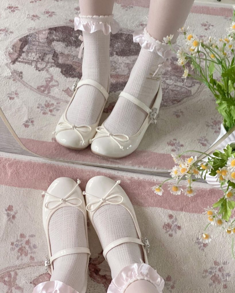 tất chân tiếng anh là gì